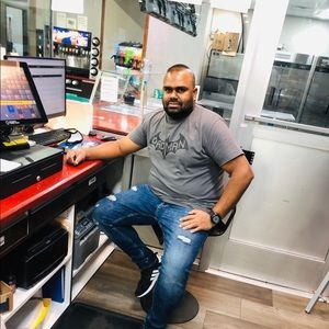 Meet your Posher, Jerryco